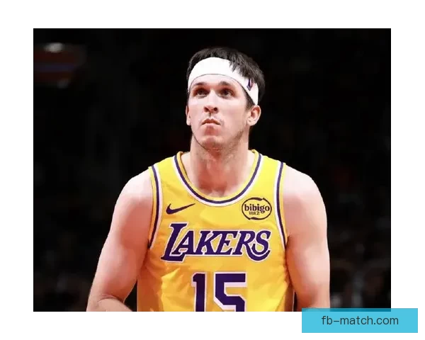 表现超预期今夏多支球队欲挖角湖人或为里夫斯开顶薪合同